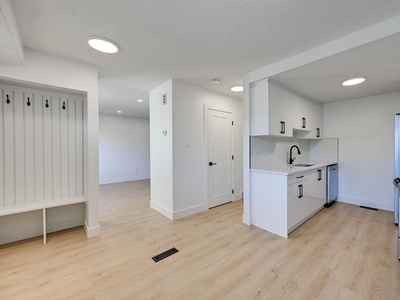 Edmonton Townhouse For Rent | Belmont | Newly Renovated 3 Bed 1.5