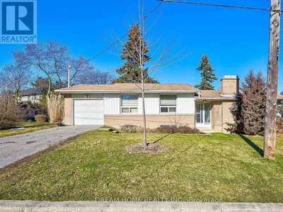 House For Sale In Bayview-Cummer, Toronto, Ontario