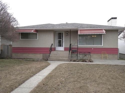 House For Sale In Forest Heights, Edmonton, Alberta