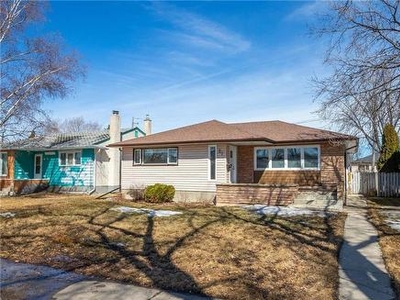 House For Sale In Garden City, Winnipeg, Manitoba