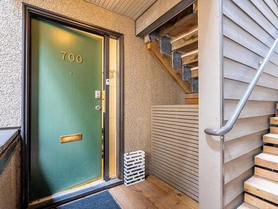 Townhouse For Sale In False Creek, Vancouver, British Columbia