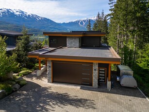 8617 LAUREN WOOLSTENCROFT WAY Whistler