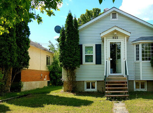 Cozy home on a full-size lot in River Flats, Medicine Hat