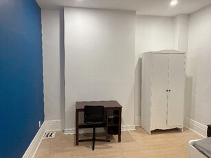 Heart of Downtown College&Ossington 1 bedroom available now
