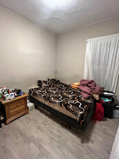Room for rent in sharing