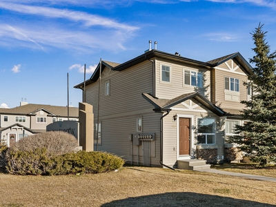 Condo/Apartment for sale, 487 Saddlecrest Boulevard NW, Calgary, Alberta, in Calgary, Canada