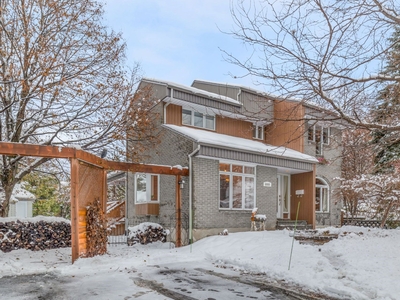 House for sale, 6888 Rue du Fusain, Charlesbourg, QC G1G6L7, CA, in Québec City, Canada