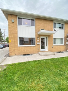 Sarnia Pet Friendly Townhouse For Rent | 2 bed, 1.5 bath townhouse