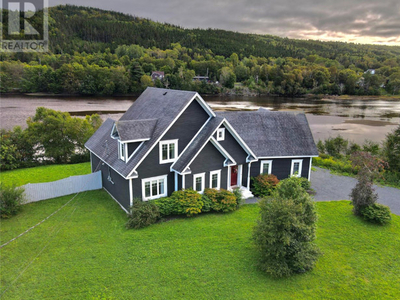 Beautiful waterfront home in Newfoundland