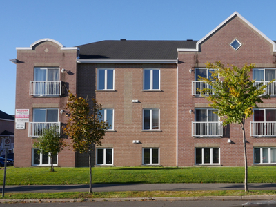 Condo/Apartment for rent, 1082-88 Charles-Rodrigue, Lévis, Québec G6W 8B1, CA, in Levis, Canada