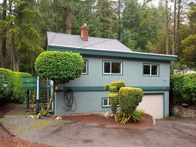 House For Sale In Deep Cove, North Vancouver, British Columbia