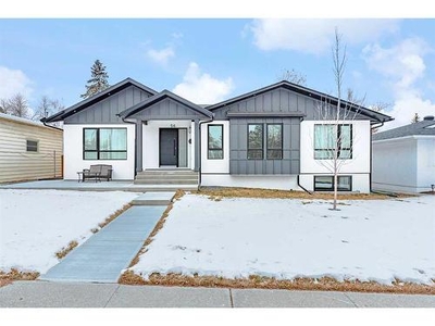 House For Sale In Kingsland, Calgary, Alberta