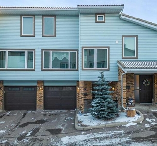 Townhouse For Sale In Coach Hill, Calgary, Alberta