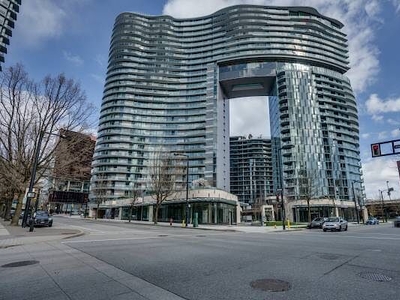 Vancouver Apartment For Rent | Yaletown | Beautiful 1 Bed + 1