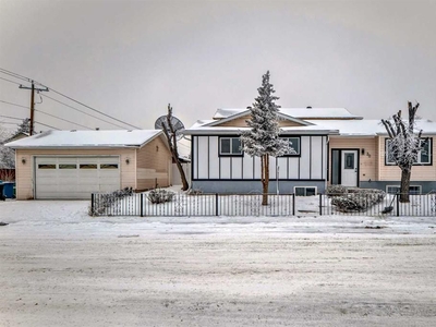 30 Templeridge Crescent Northeast, Calgary, Alberta–