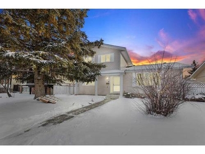 House For Sale In Braeside, Calgary, Alberta
