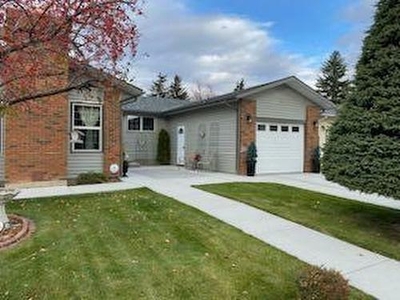 House For Sale In Braeside, Calgary, Alberta