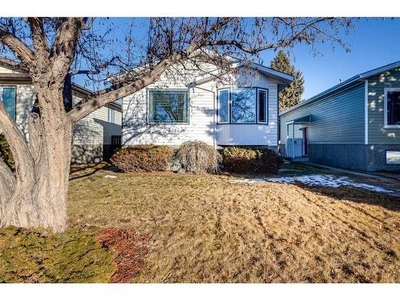 House For Sale In Rosedale Estates, Red Deer, Alberta