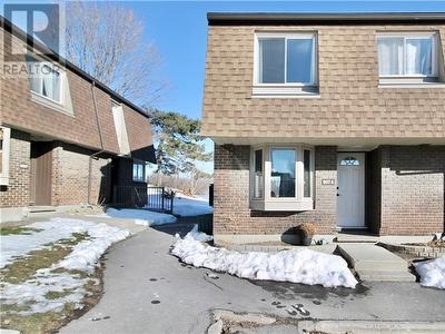 Townhouse For Sale In Beacon Hill South - Cardinal Heights, Ottawa, Ontario