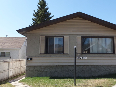 Edmonton Apartment For Rent | Montrose | (PN 0867) Mature Neighborhood