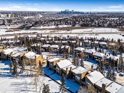 10, 121 Village Heights Southwest, Calgary, Alberta–