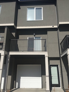 Calgary Room For Rent For Rent | Tuxedo | Female roommate wanted-3BR Tuxedo townhome