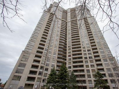 3 Bedroom Must See In Mississauga