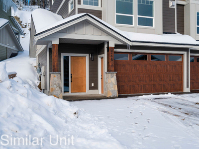 Move In Ready Townhome With Ski In/Ski Out Access!
