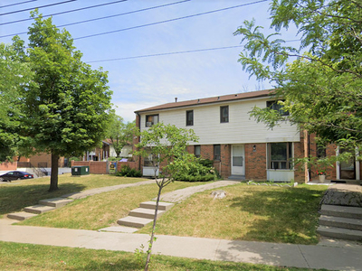 NEWLY RENOVATED 2 Bedroom Townhouse at Gosford Blvd. Toronto