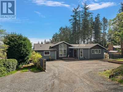 5675 Wellsview Road Saanich, BC V8Y 1V4