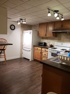 Calgary Room For Rent For Rent | Brentwood | STUDENTS ONLY. FEMALE STUDENTS PREFERRED