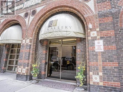 Condo For Sale In Bay Street Corridor, Toronto, Ontario