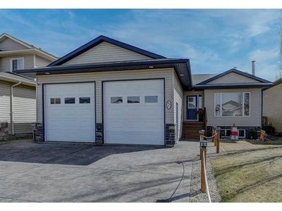 House For Sale In Crystal Heights, Grande Prairie, Alberta