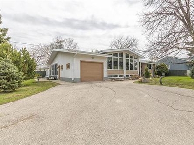 House For Sale In Kildonan Drive, Winnipeg, Manitoba