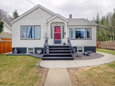 House For Sale In Woodlea, Red Deer, Alberta