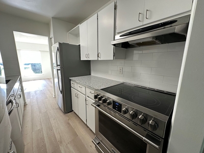 North Vancouver Pet Friendly Townhouse For Rent | Lynn Valley | Large Renovated Three Bedroom