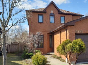 ** 3 BEDROOM HOUSE WITH GARAGE FOR RENT IN MISSISSAUGA **