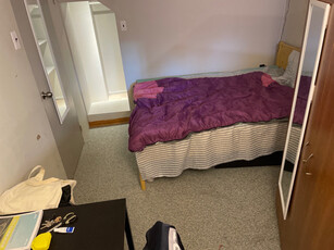 Room for rent near McMaster, Female student only! July-Dec 2024