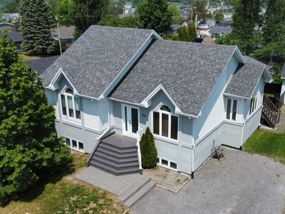 House for sale, 186 Rue de Belleville, Chicoutimi, QC G7G5C6, CA, in Saguenay, Canada