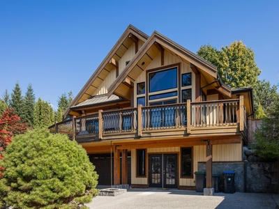 1072 JAY CRESCENT Squamish