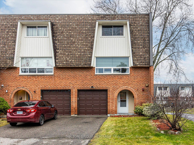 3-Bedroom End Unit Townhome in Ajax