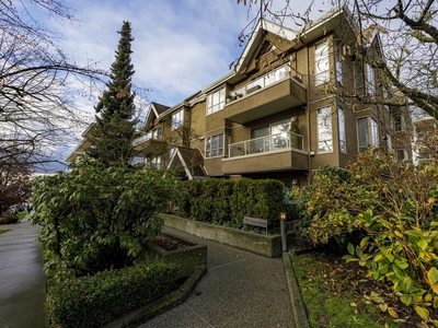 304 751 CHESTERFIELD AVENUE North Vancouver