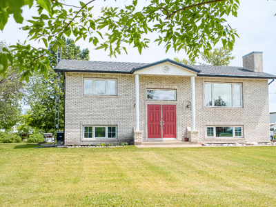 70135 Edgewood Rd - Incredible Home for Sale - Hubert Labossiere