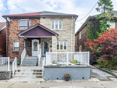 Charming Semi-Detached Home in Tranquil Family Neighborhood