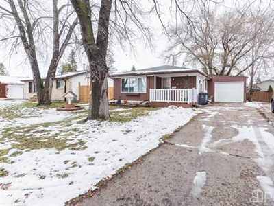 Homes for Sale in East Transcona, Winnipeg, Manitoba $279,900