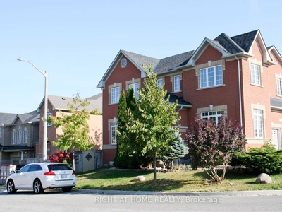 House for rent, 27 Dovetail Dr, in Richmond Hill, Canada