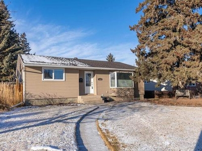 House For Sale In Capilano, Edmonton, Alberta
