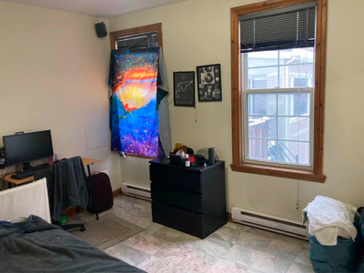 1 room for sublet in Downtown Montréal (march 1 - 31st, 2024)