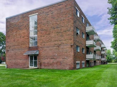 2 Bedroom Apartment Unit Cambridge ON For Rent At 2095
