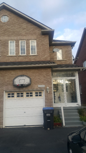 3 bed 2 parking patio upgraded Semi at Mississauga.